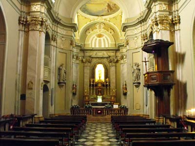 Die Kirche San Vincenzo in Cernobbio am Comer See