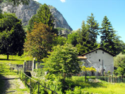 Start Via Crucis (310 m) - Griante | Von Griante zur Kirche und zum Felsen San Martino