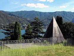 Joseph Frank Pyramide - Laglio