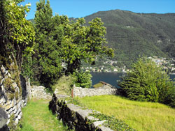 Via per Piazzaga (350 m) - Torno | Rundweg von Torno zum Pendula Stein