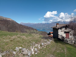 Solasco (880 m) - Colonno | Wanderung von Pigra zum Monte Costone