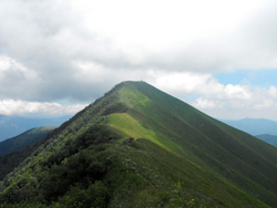 Nordwestgrat (1590 m) - Monte San Primo | Rundwanderung von Veleso zum Monte San Primo