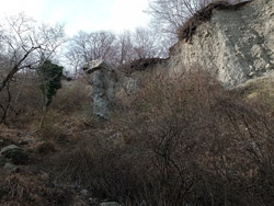 Pilz Nr. 2 (700 m) - Rezzago | Wanderung zu den Rezzago-Erdpilzen