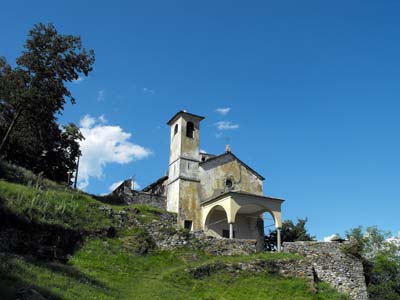 Kirche Sant'Eufemia (370 m) – Dongo | Rundweg von Dongo zum Sasso di Musso